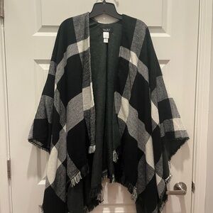 AKIRA Black and White Knit Poncho NWOT